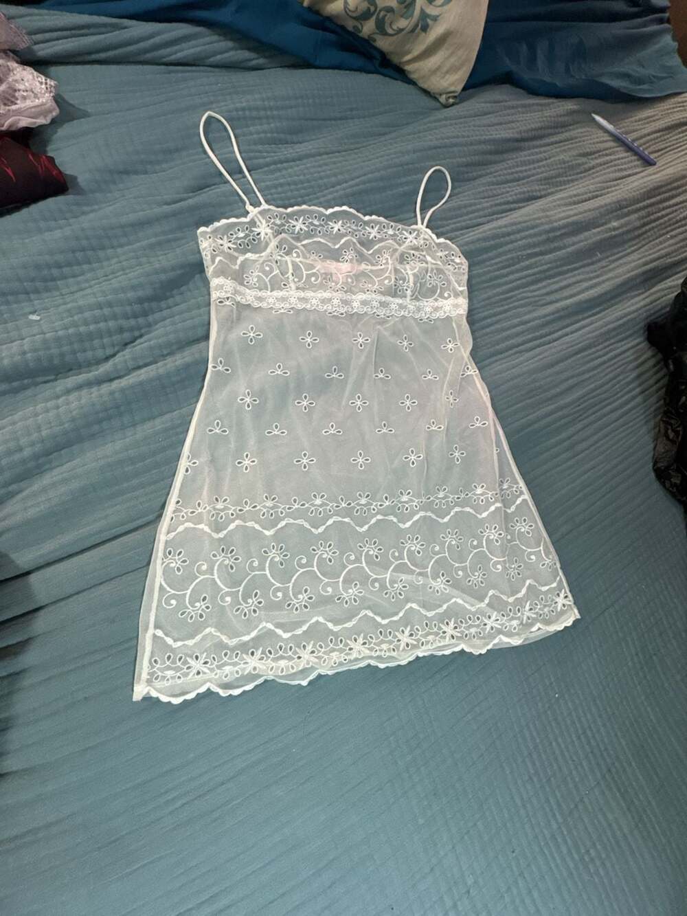 Victoria’s Secret Y2K white eyelet lace bridal lingerie size Small